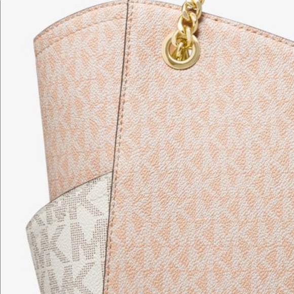 ❤️‍🔥SOLD❤️‍🔥NWT MICHAEL MICHAEL KORS
Jet Set Large Color-Block - Picture 5 of 7